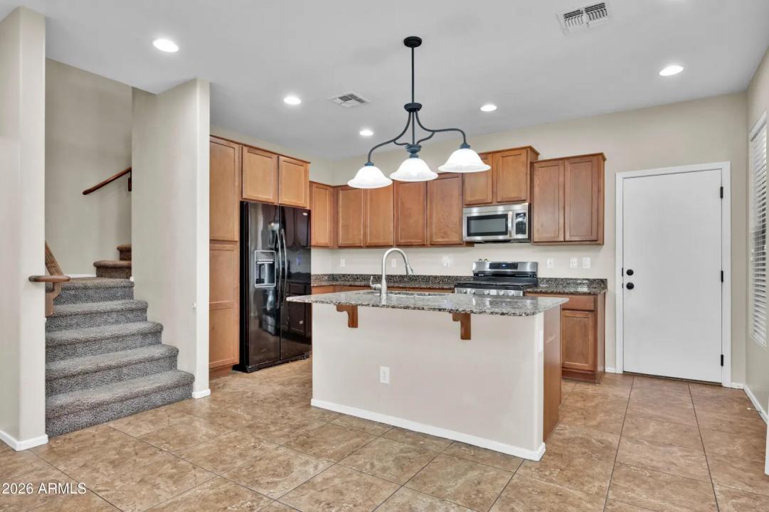 Real Estate Picture 11