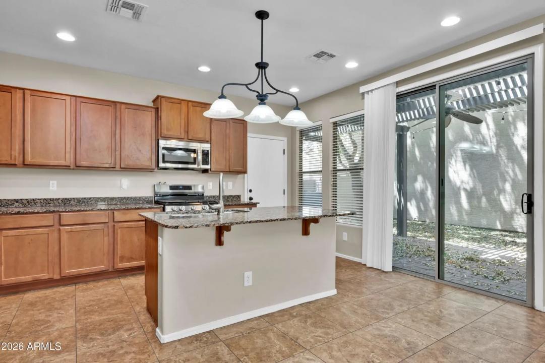 Real Estate Picture 12