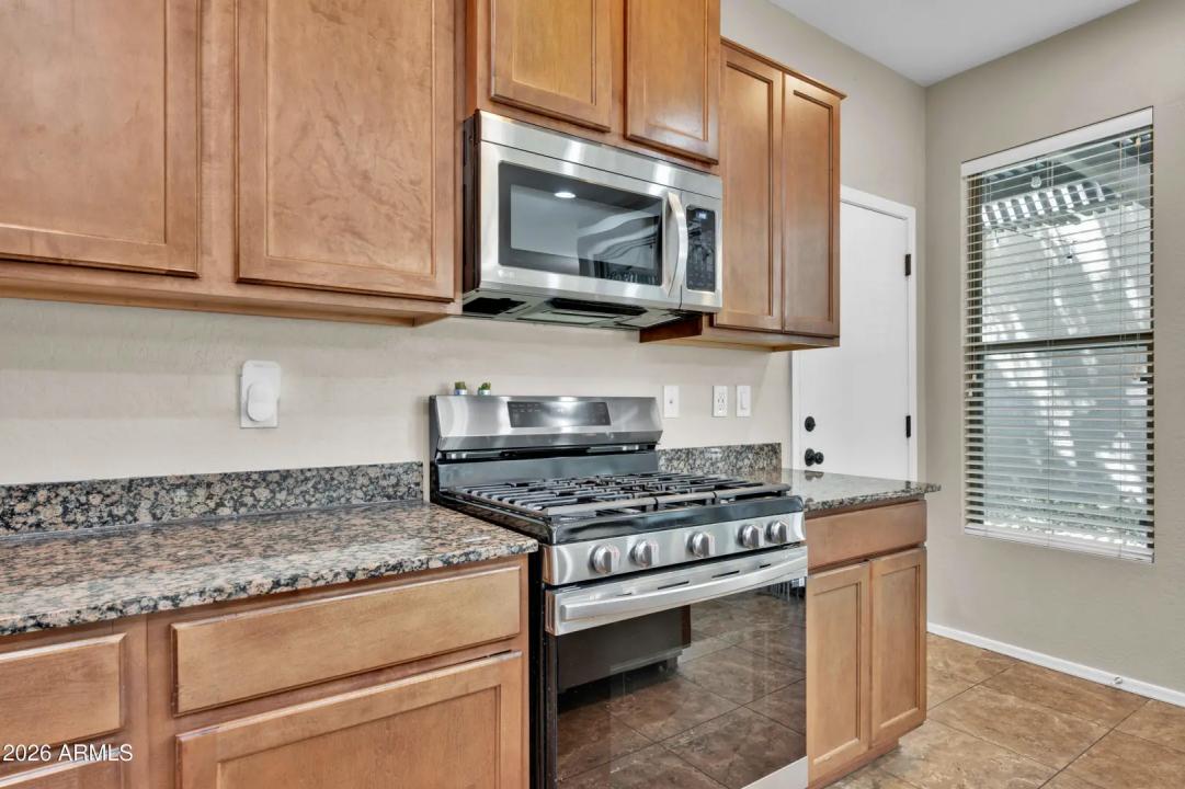Real Estate Picture 14
