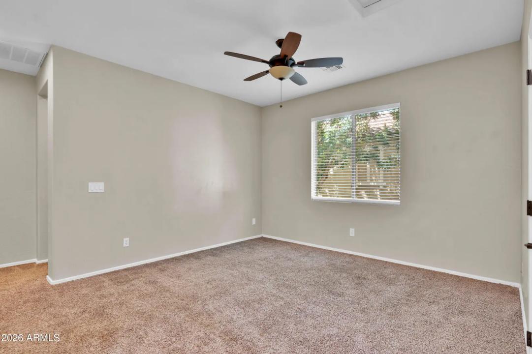 Real Estate Picture 18