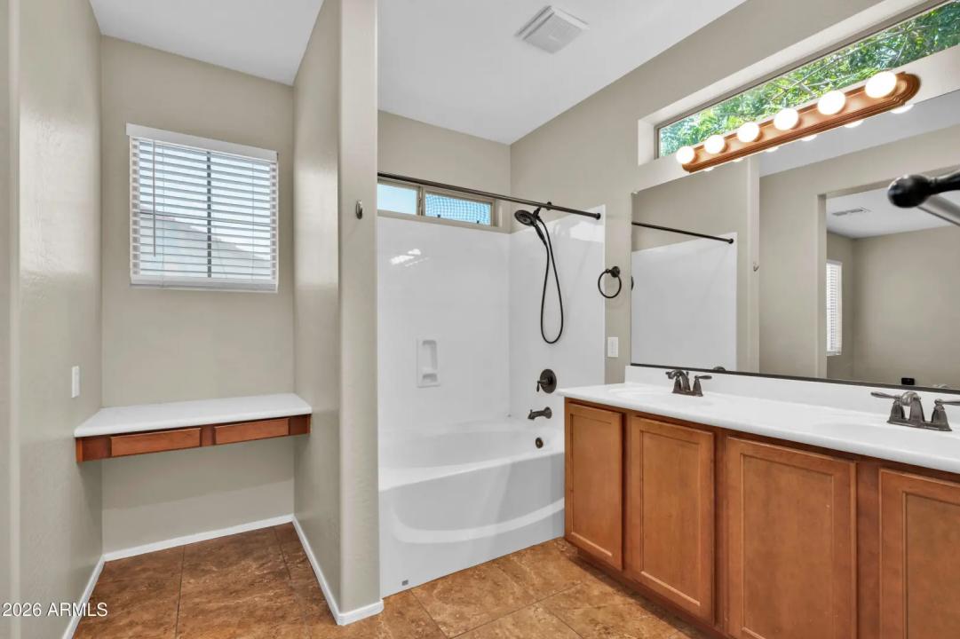Real Estate Picture 24