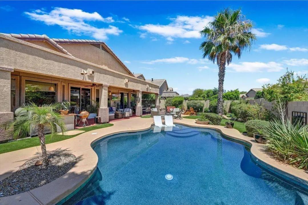 Real Estate Picture 10