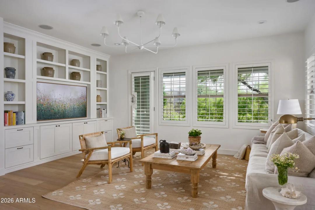 Real Estate Picture 25