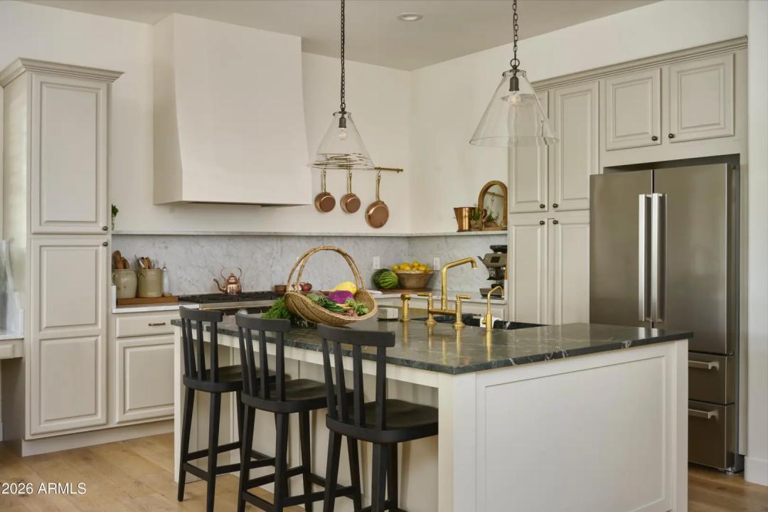 Real Estate Picture 13