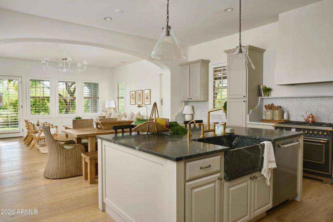 Real Estate Picture 15