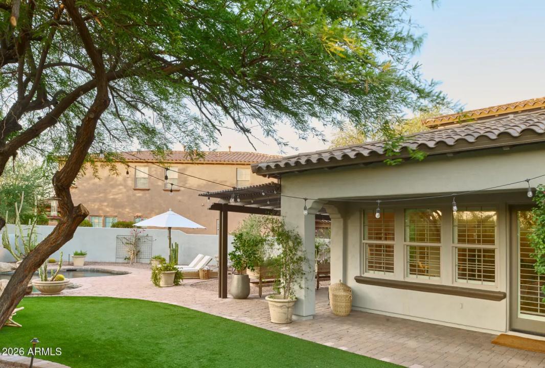 Real Estate Picture 8