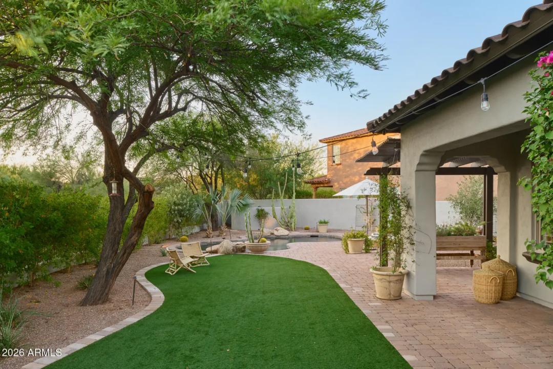 Real Estate Picture 9