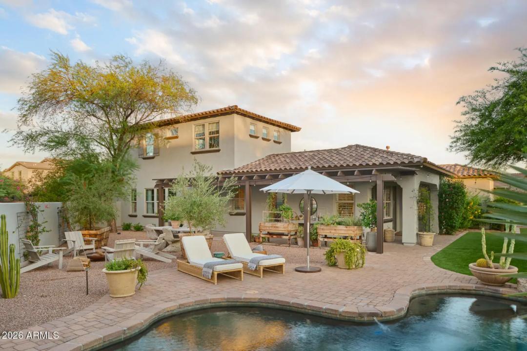 Real Estate Picture 3