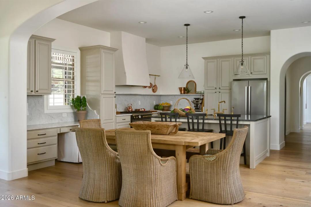 Real Estate Picture 17