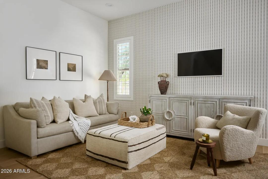 Real Estate Picture 23