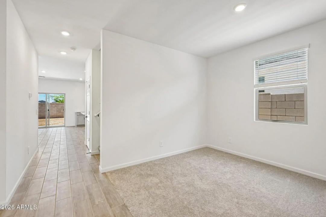 Real Estate Picture 3