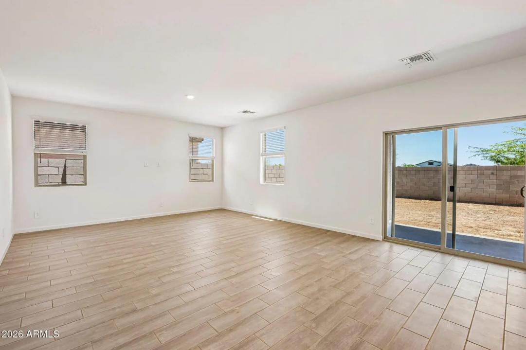 Real Estate Picture 6