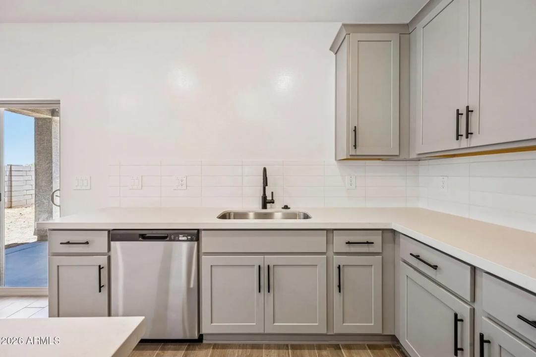 Real Estate Picture 15