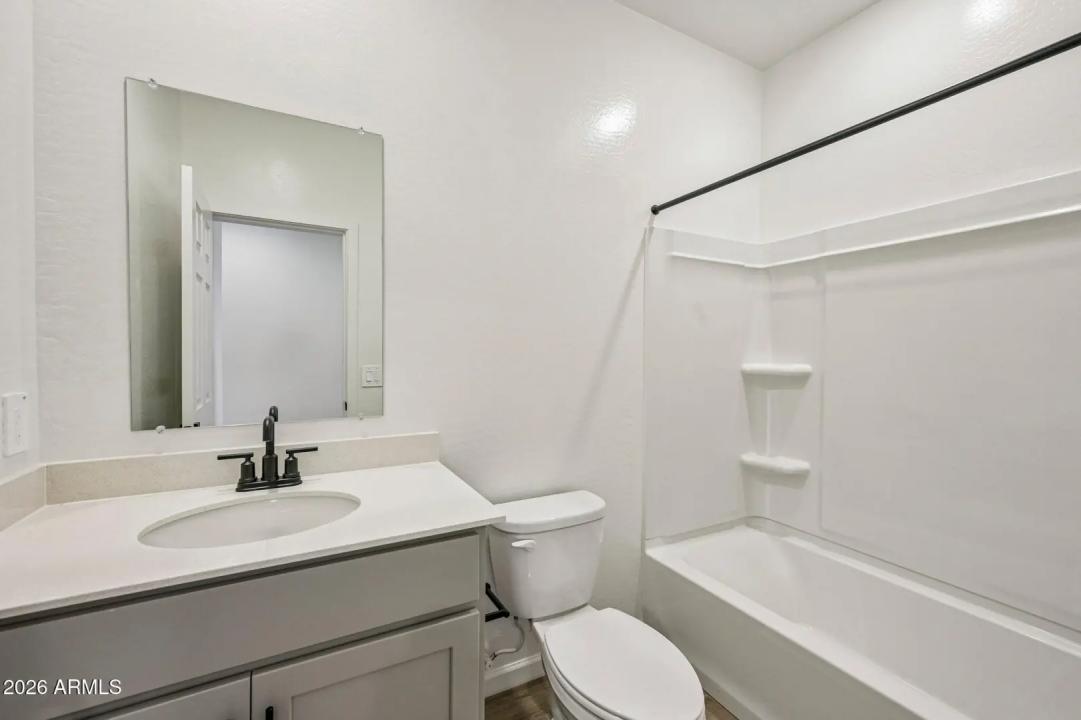 Real Estate Picture 18
