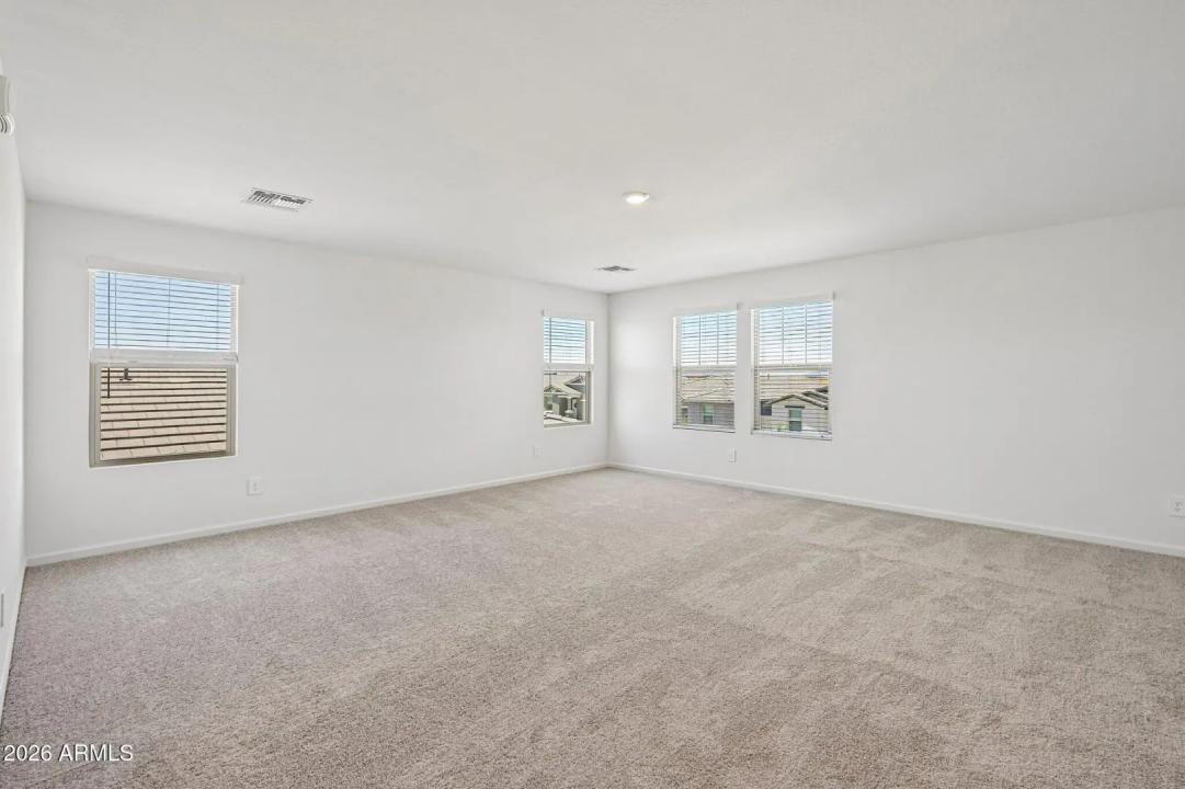 Real Estate Picture 24
