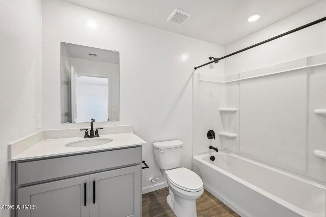 Real Estate Picture 29