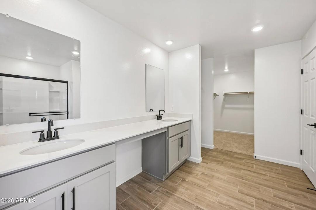 Real Estate Picture 38