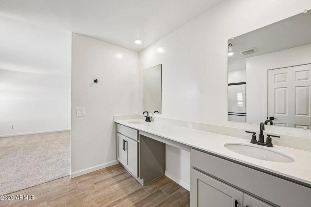 Real Estate Picture 39