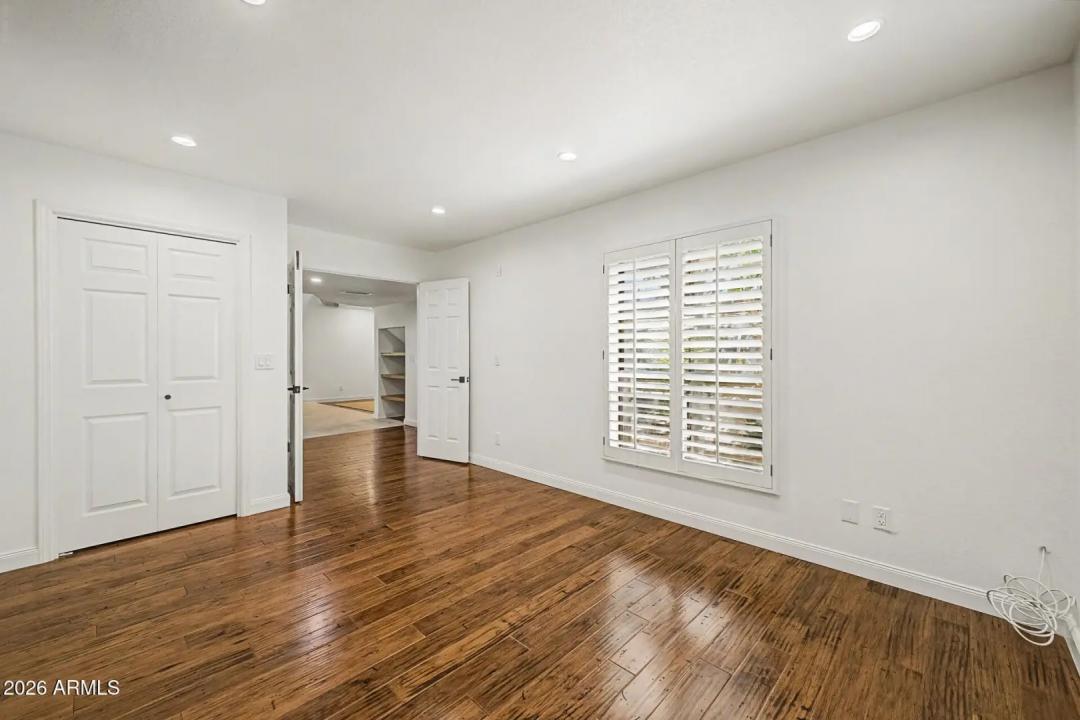 Real Estate Picture 18