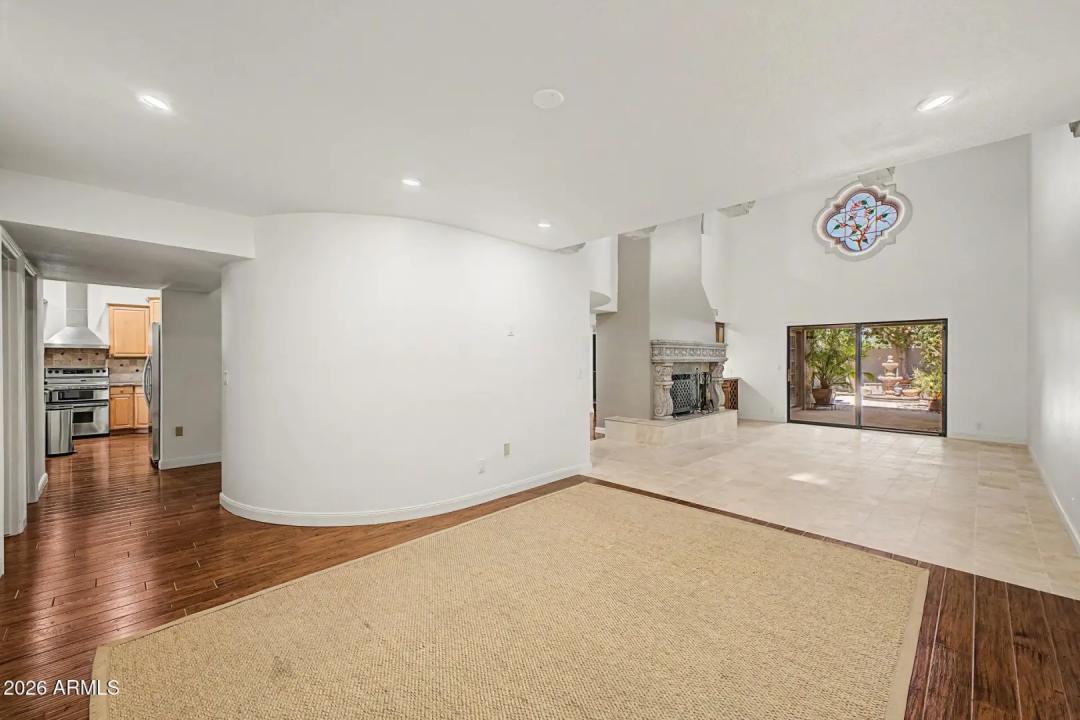 Real Estate Picture 11