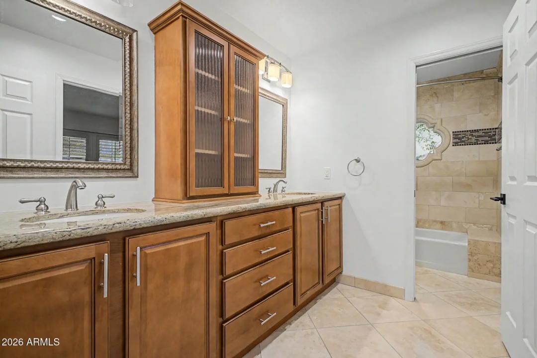 Real Estate Picture 23