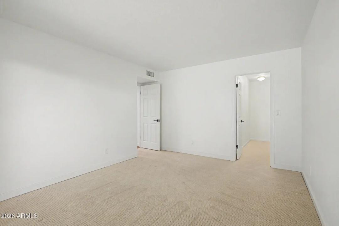 Real Estate Picture 22