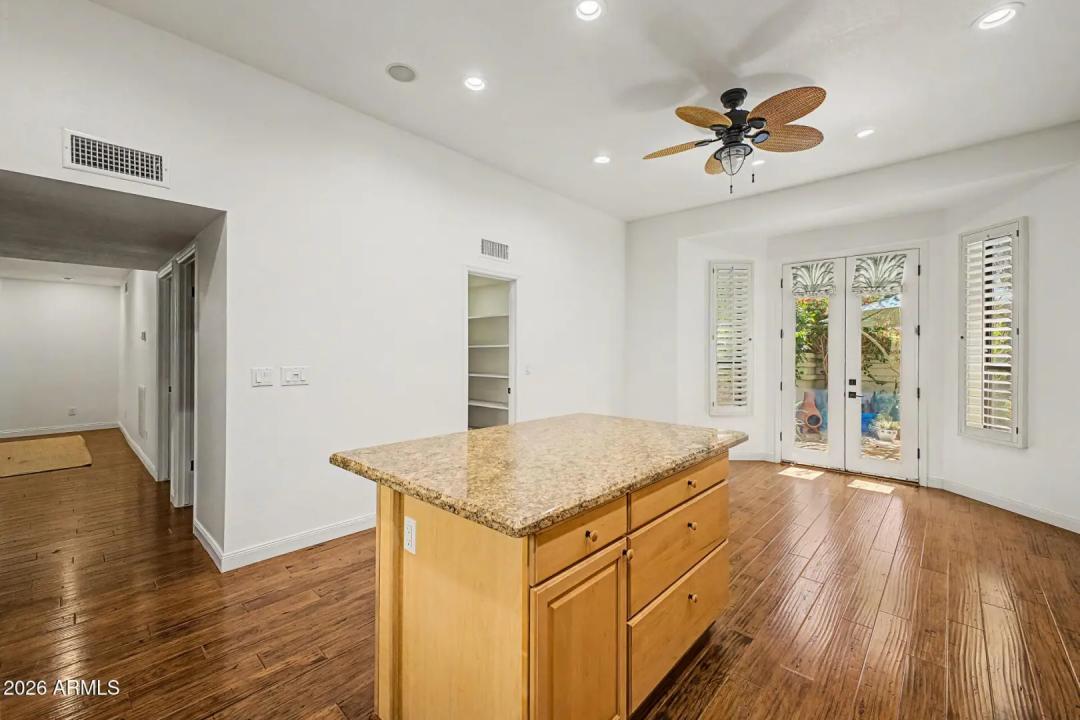 Real Estate Picture 15