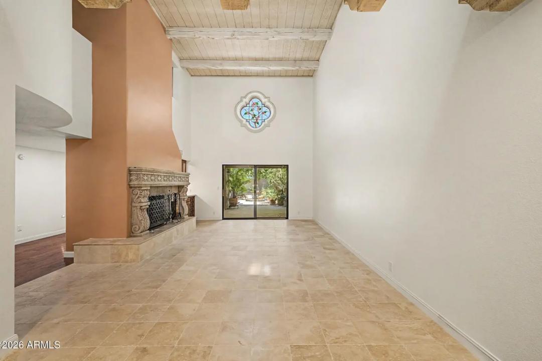 Real Estate Picture 9