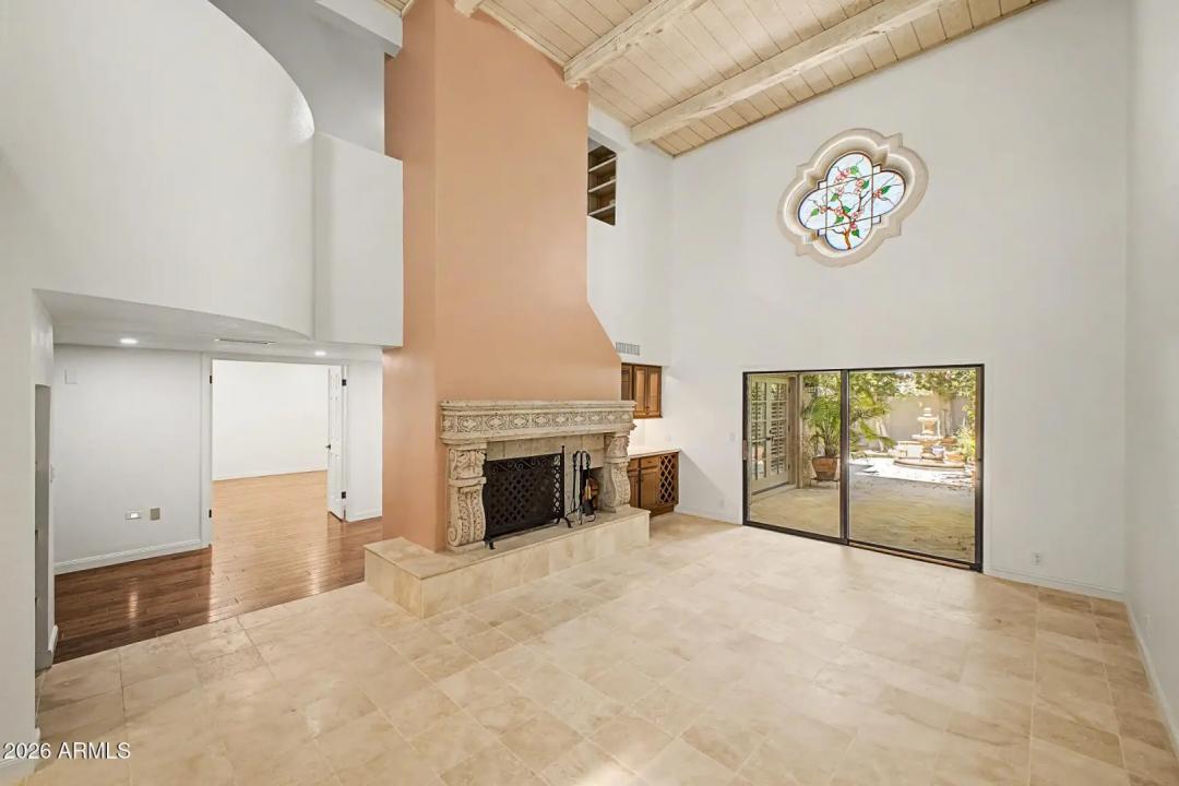Real Estate Picture 10