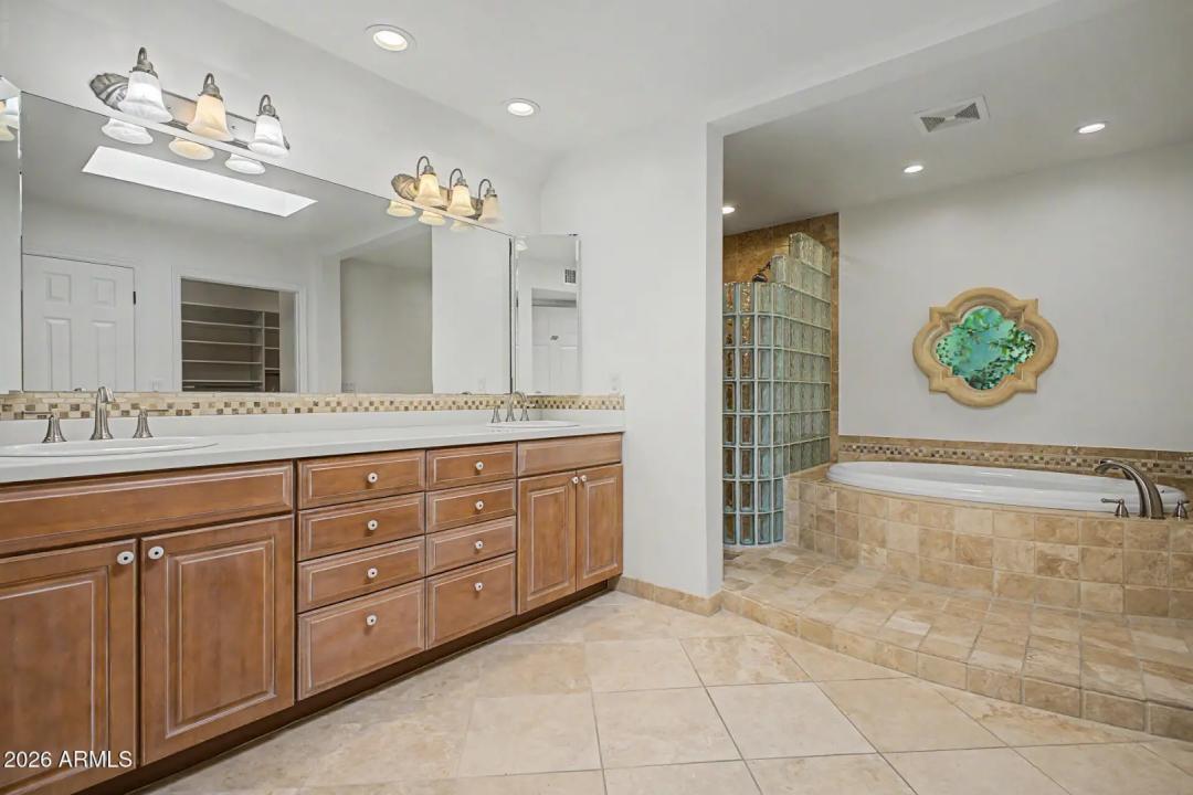 Real Estate Picture 36