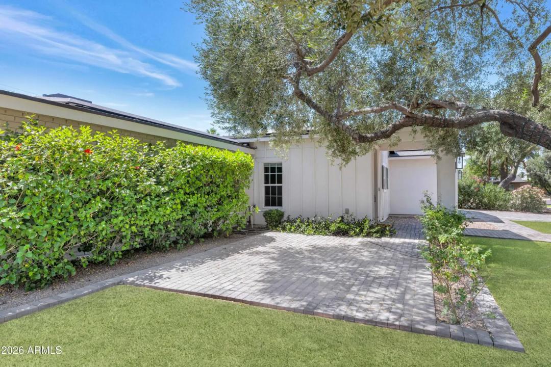Real Estate Picture 34