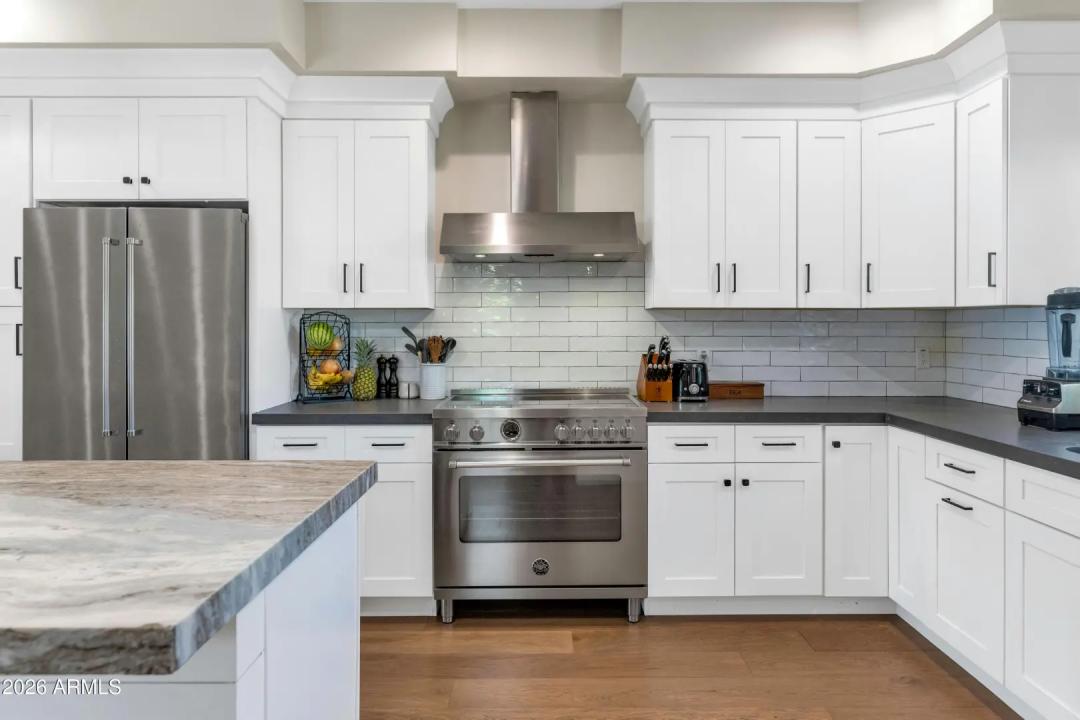 Real Estate Picture 6