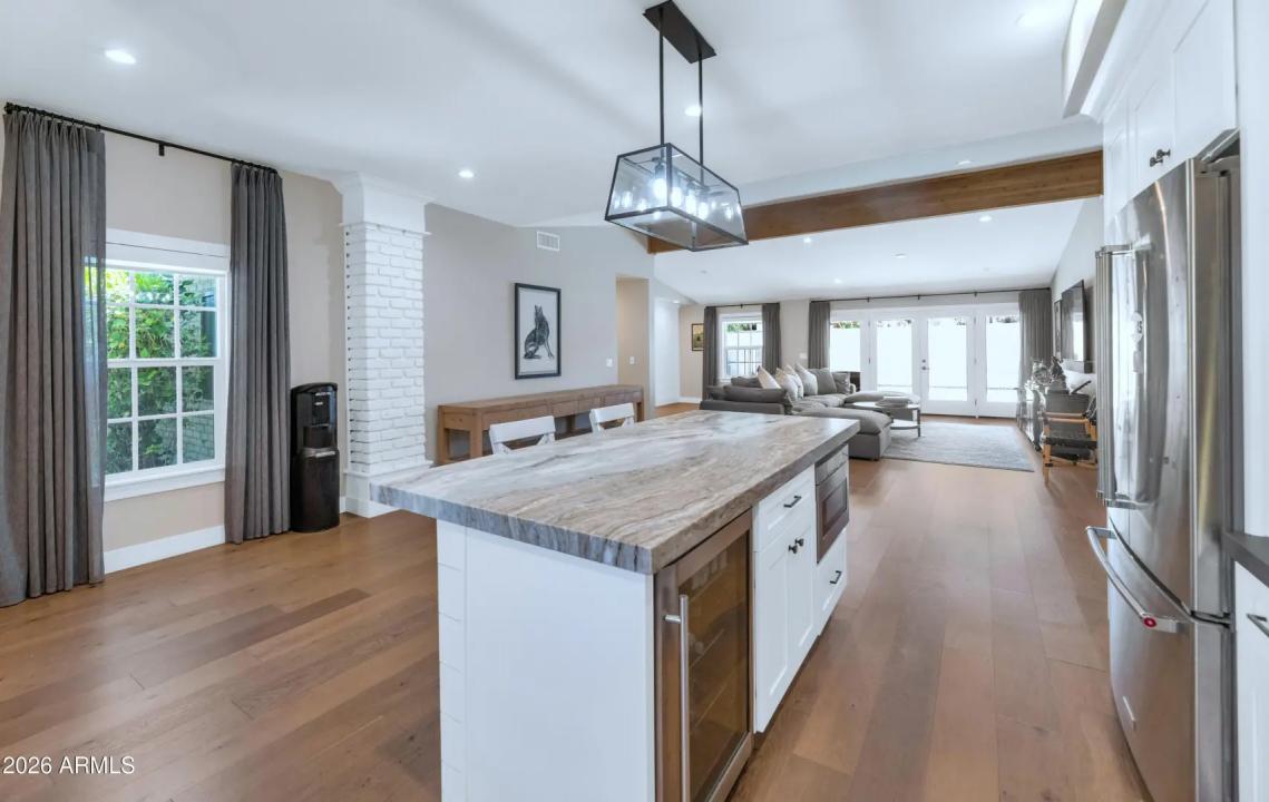 Real Estate Picture 9