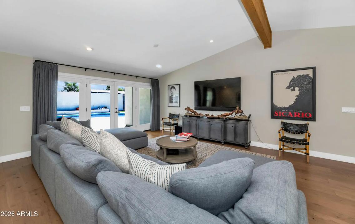 Real Estate Picture 12