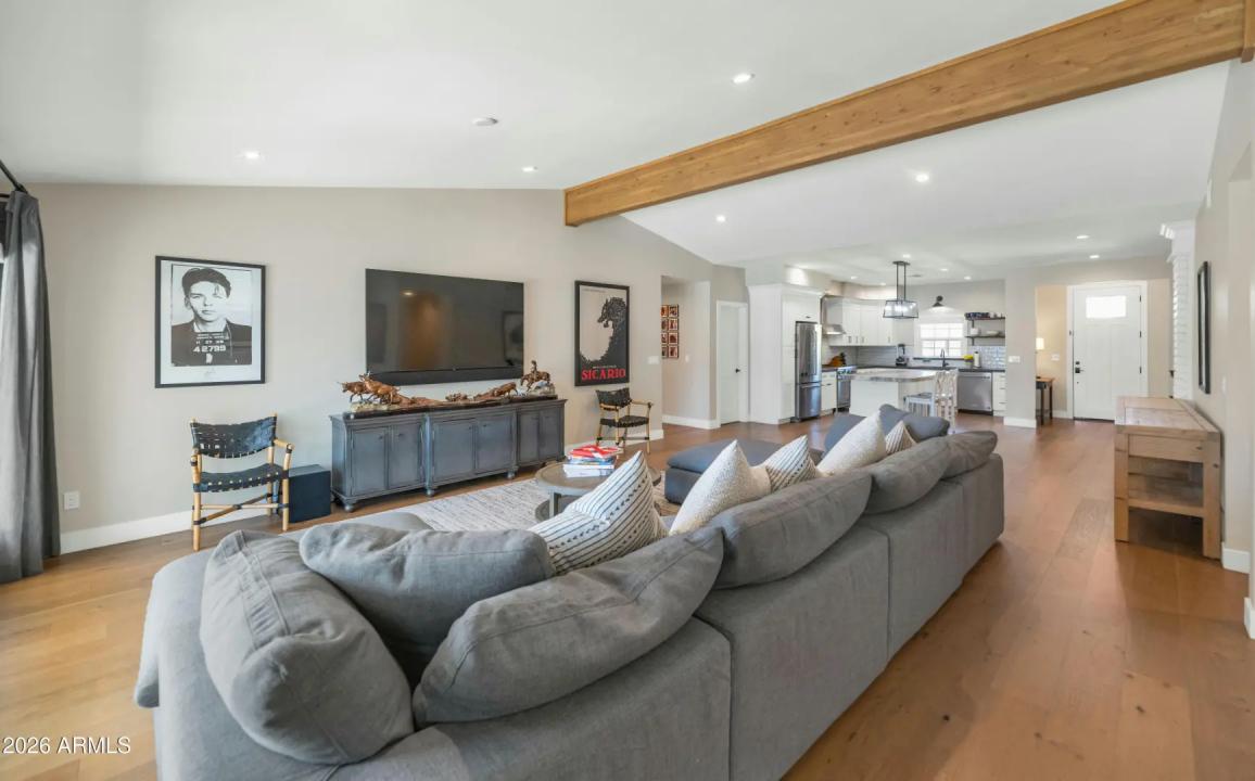 Real Estate Picture 13
