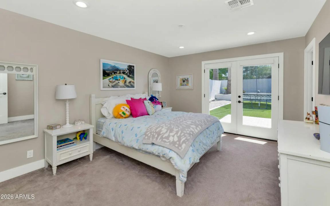 Real Estate Picture 22