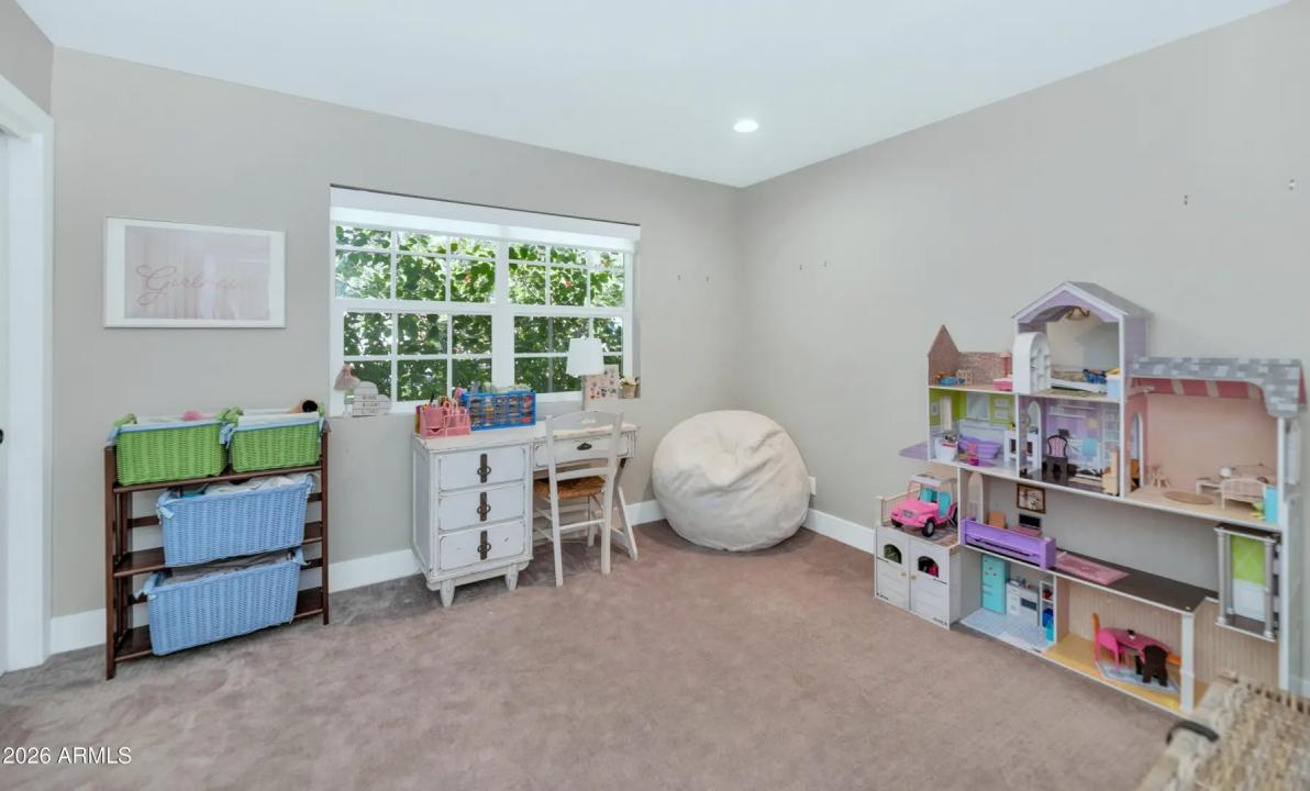 Real Estate Picture 25
