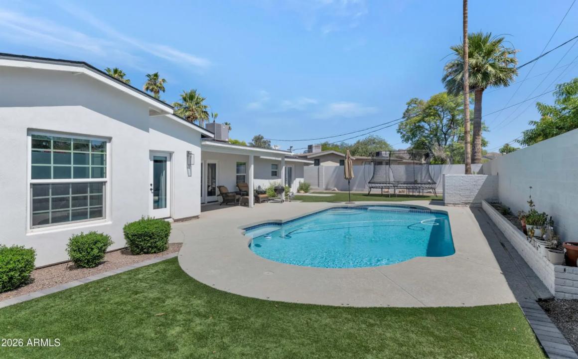Real Estate Picture 30