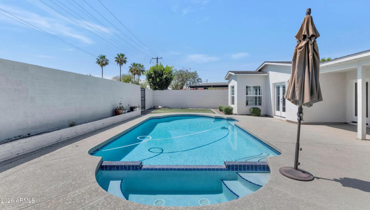 Real Estate Picture 33