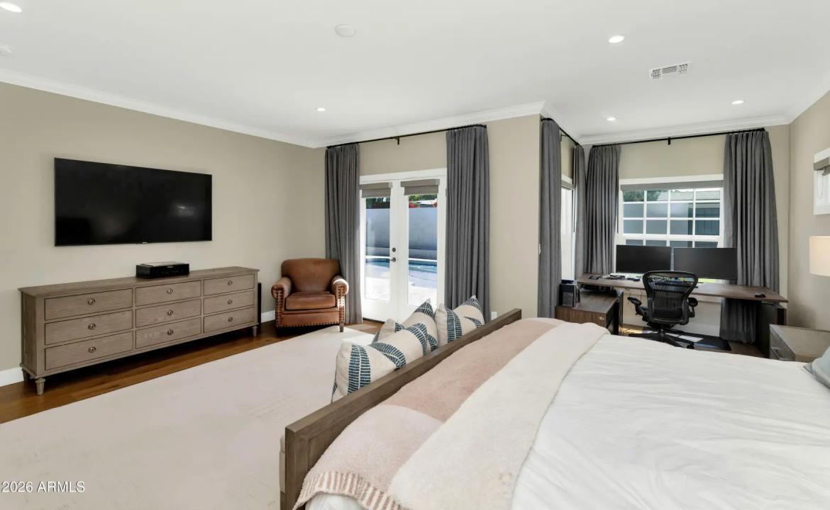 Real Estate Picture 16