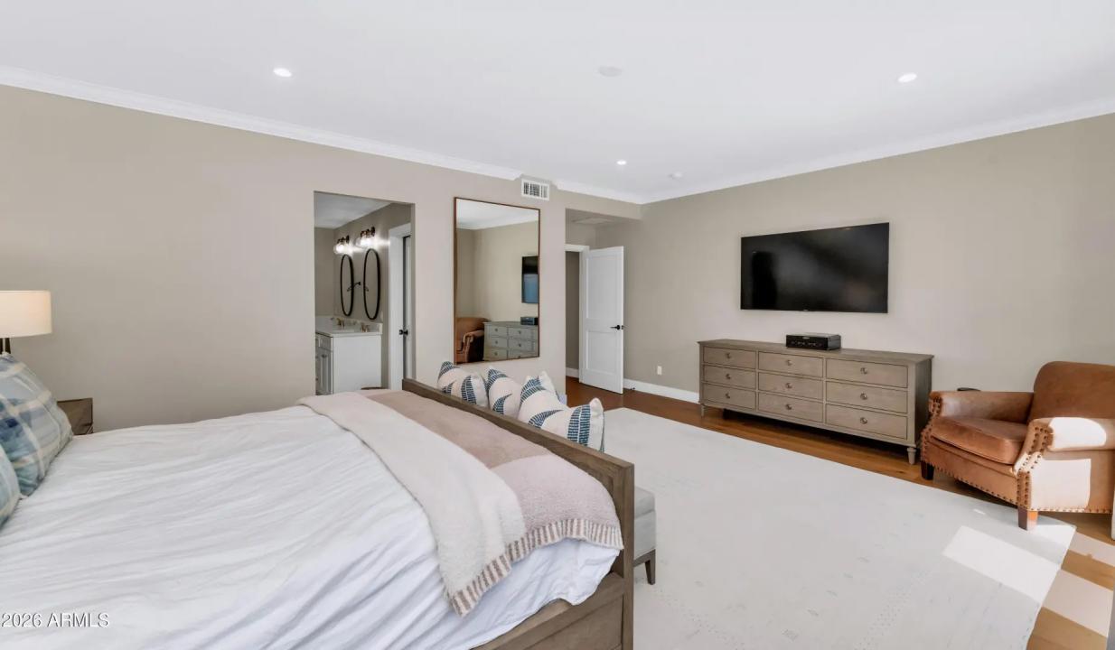 Real Estate Picture 15