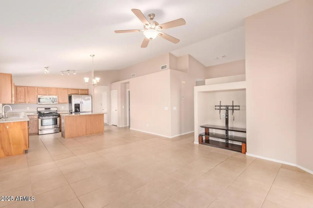 Real Estate Picture 8