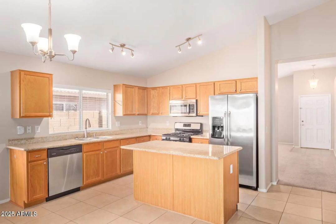 Real Estate Picture 9