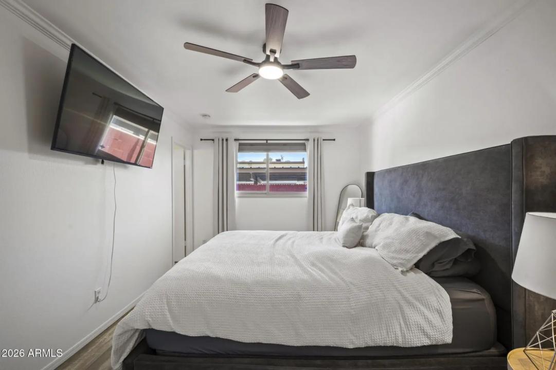 Real Estate Picture 24