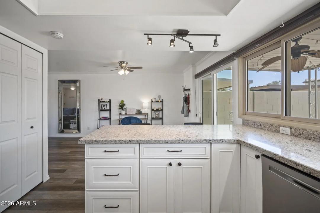 Real Estate Picture 22