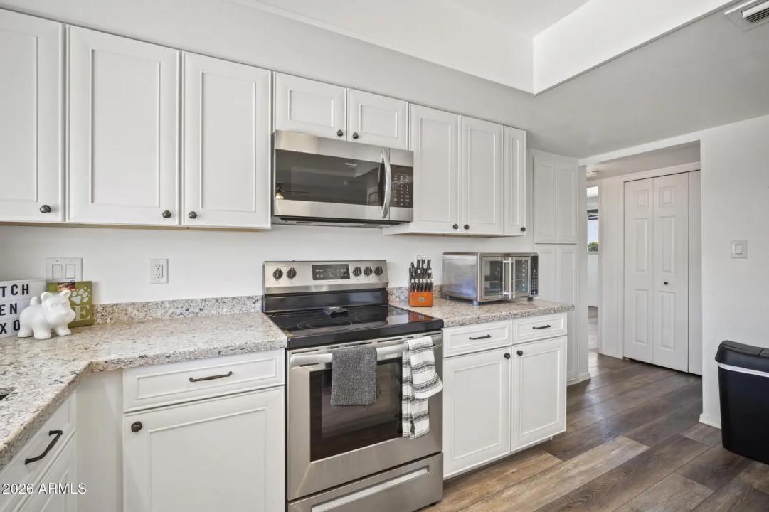 Real Estate Picture 20