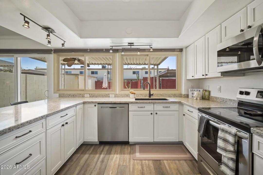 Real Estate Picture 19
