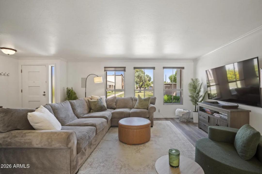 Real Estate Picture 10