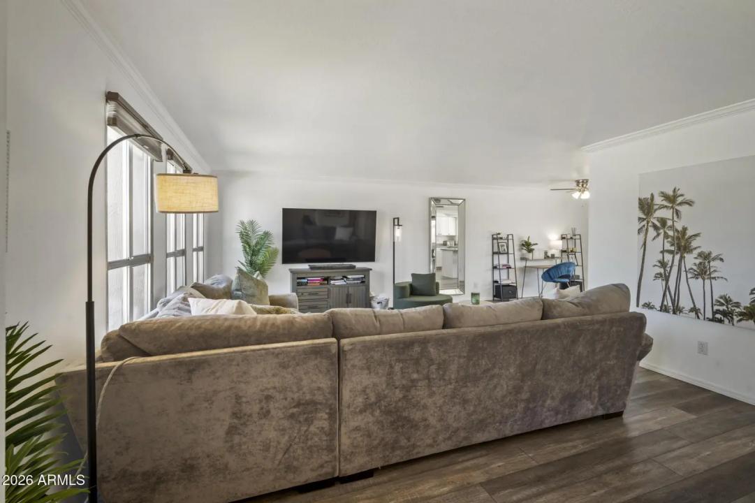 Real Estate Picture 12