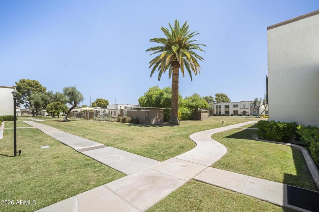 Real Estate Picture 8